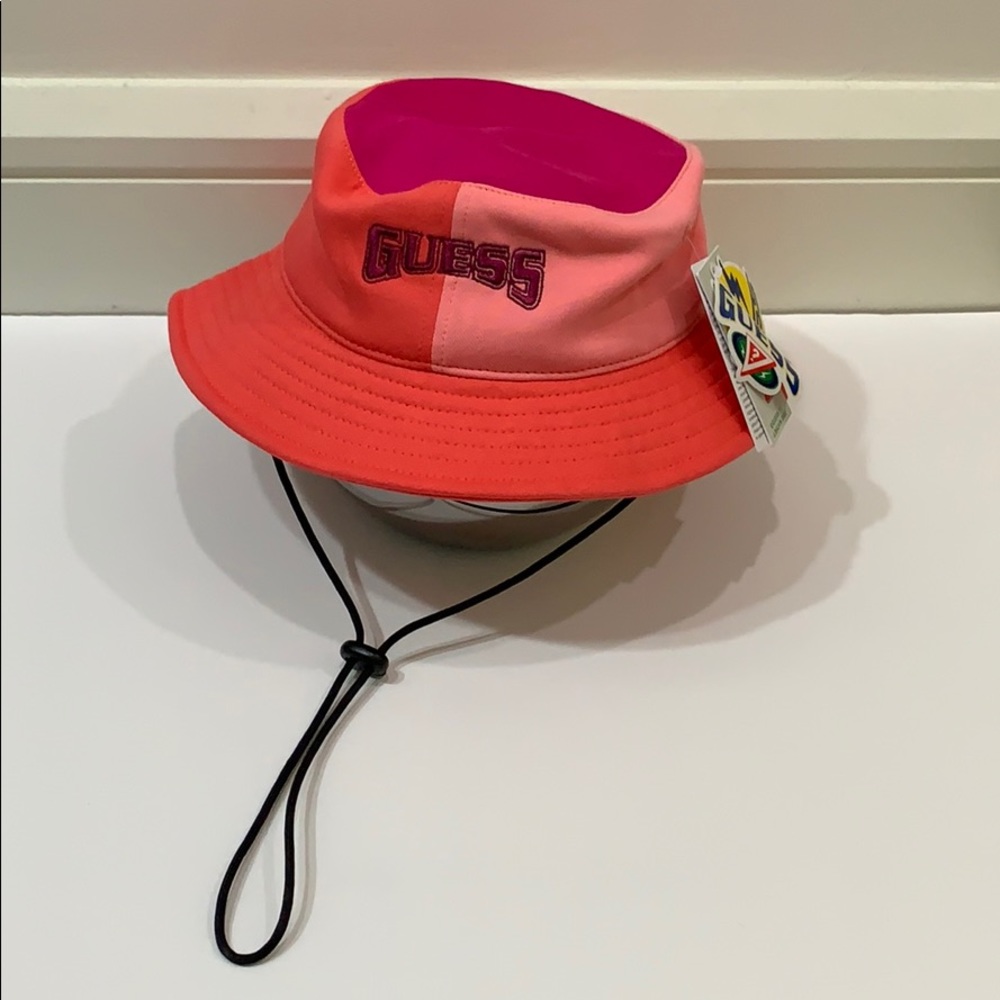 Guess x J. Balvin bucket hat one size